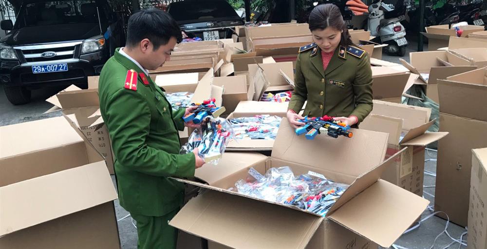 QLTT Hà Nội tịch thu 2.000 đồ chơi mô hình súng dành cho trẻ em